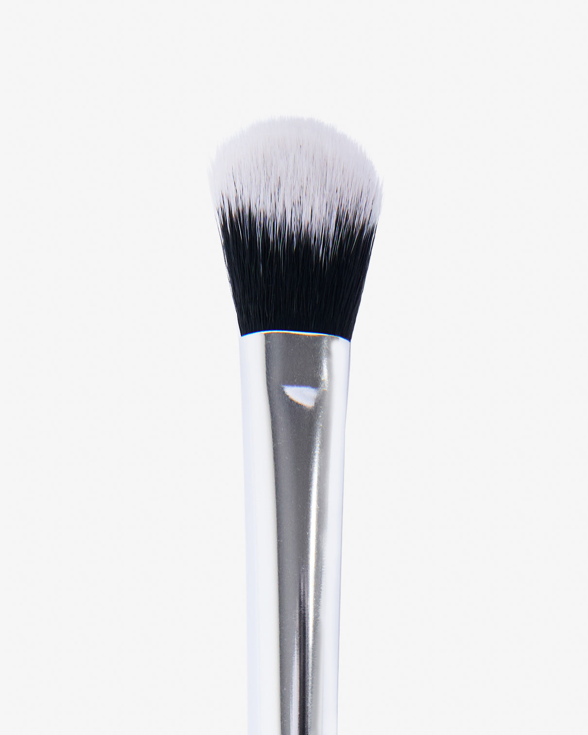 F01 TAPERED CONCEALER BRUSH